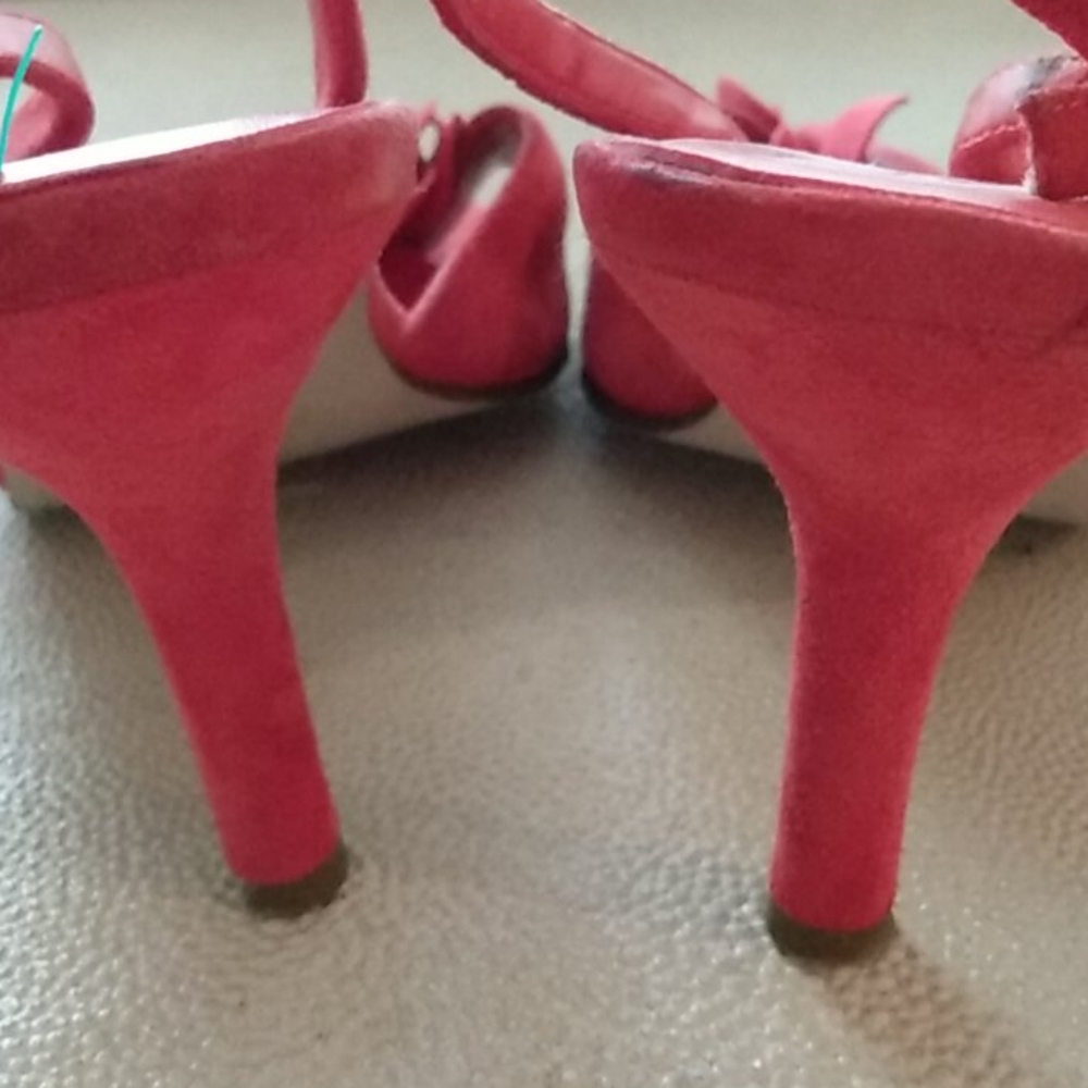 Shoes - Picture 3 of 8